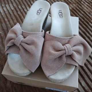 アグ(UGG)のUGGリボンウェッジサンダル5.5(サンダル)