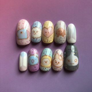 BT21 ネイルチップ　10本セット コスメ/美容のネイル(つけ爪/ネイルチップ)の商品写真