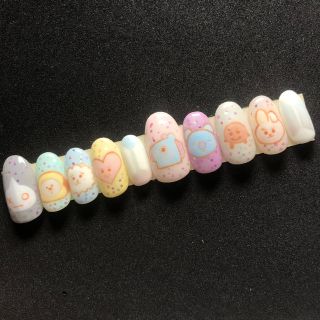 BT21 ネイルチップ　10本セット コスメ/美容のネイル(つけ爪/ネイルチップ)の商品写真