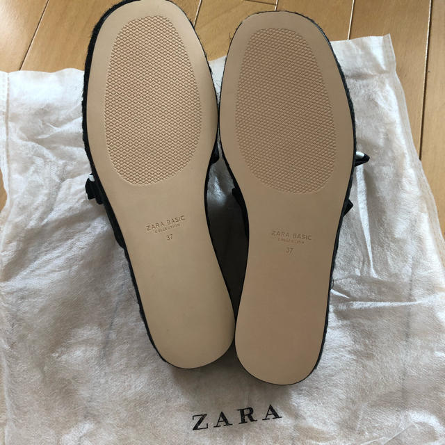 ZARA(ザラ)の新品未使用 ドット柄シューレース付エスパドリーユサンダル サテンリボン シルバー レディースの靴/シューズ(サンダル)の商品写真