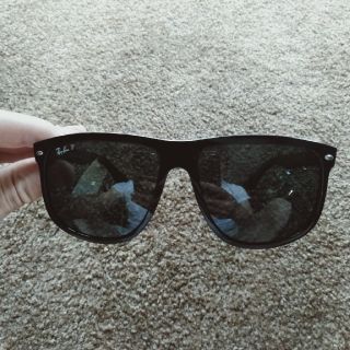 レイバン(Ray-Ban)の《Ray-Ban ﾚｲﾊﾞﾝ》サングラス偏光レンズ(サングラス/メガネ)