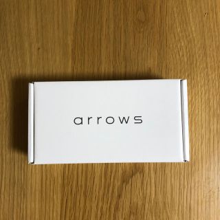 アローズ(arrows)の新品未使用 アローズ M05 arrows ホワイト 本体 simフリー(スマートフォン本体)