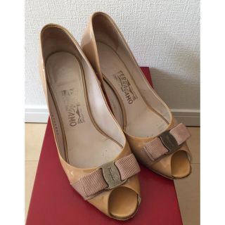 サルヴァトーレフェラガモ(Salvatore Ferragamo)のフェラガモ オープントゥ パンプス(サンダル)