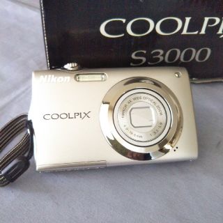 ニコン(Nikon)のNikon デジタルカメラ COOLPIX  S3000(コンパクトデジタルカメラ)