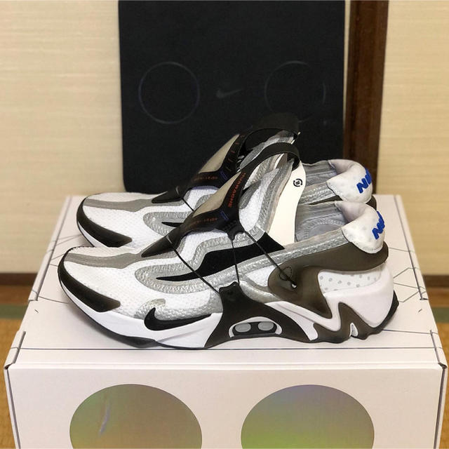 NIKE(ナイキ)のNIKE ADAPT HUARACHI 28.5cm メンズの靴/シューズ(スニーカー)の商品写真