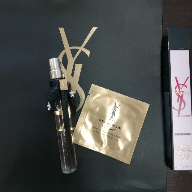 Yves Saint Laurent Beaute(イヴサンローランボーテ)のミィ∞さん モン・パリ フローラル  新品 非売品 おまけｗ付き コスメ/美容の香水(香水(女性用))の商品写真