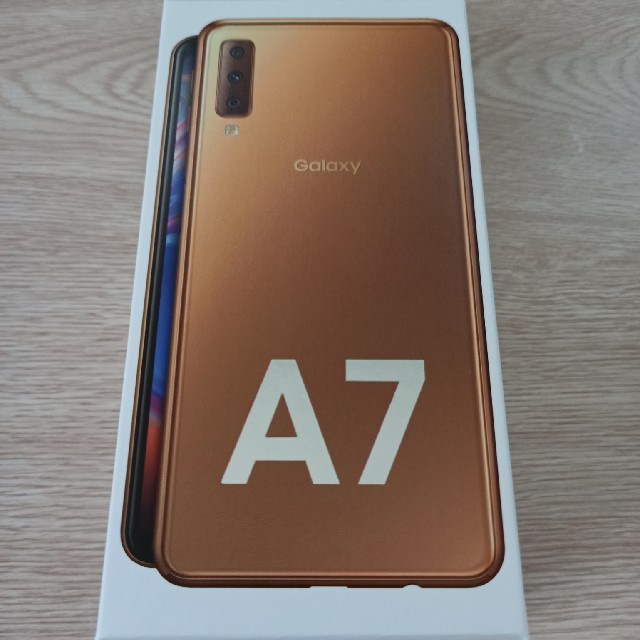 スマホ/家電/カメラGALAXY A7 64GB ゴールド