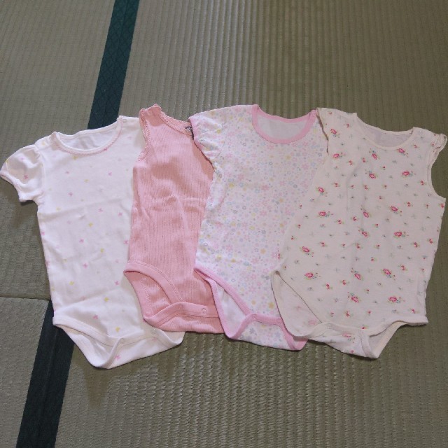 babyGAP(ベビーギャップ)の肌着ロンパース95　4枚セット キッズ/ベビー/マタニティのキッズ服女の子用(90cm~)(下着)の商品写真