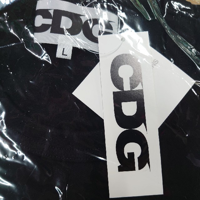 COMME des GARCONS(コムデギャルソン)のCDG Tシャツ L 新品未開封 ギャルソン メンズのトップス(Tシャツ/カットソー(半袖/袖なし))の商品写真