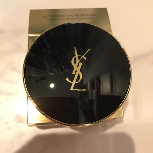 Yves Saint Laurent Beaute(イヴサンローランボーテ)のイヴサンローラン　アンクル　ド　ポー　ルクッション　レフィル　20 おまけ付き コスメ/美容のベースメイク/化粧品(ファンデーション)の商品写真