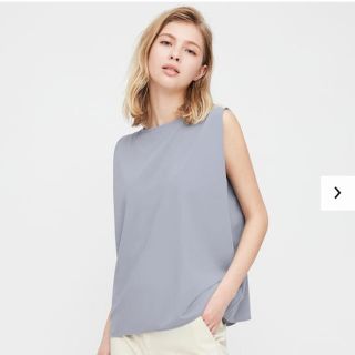 ユニクロ(UNIQLO)のユニクロ　クレープジャージーT  ブルー(シャツ/ブラウス(半袖/袖なし))