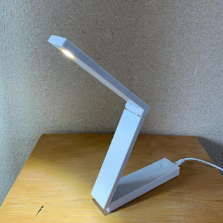 ムジルシリョウヒン(MUJI (無印良品))の卓上LEDライト(テーブルスタンド)
