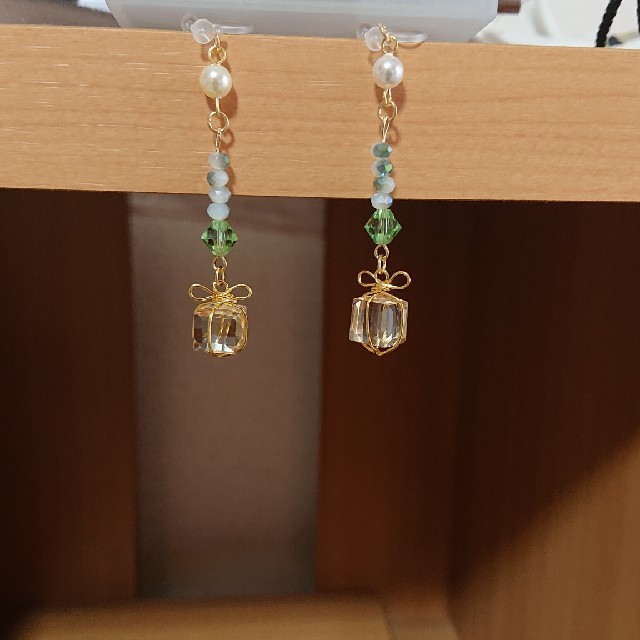 SWAROVSKI(スワロフスキー)の～(Pd)  Party  style～   〈樹脂ノンホールピアス〉 ハンドメイドのアクセサリー(ピアス)の商品写真