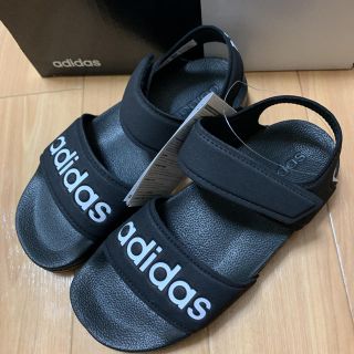 アディダス(adidas)の新品　アディダス　アディレッタ　サンダル　ブラック　22(サンダル)