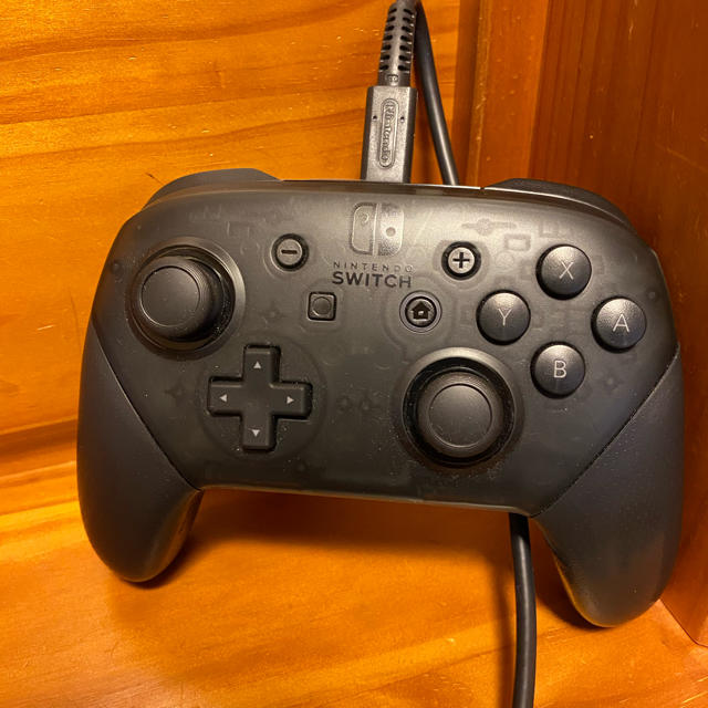 Nintendo Switch(ニンテンドースイッチ)の純正プロコン Switch Pro コントローラー  エンタメ/ホビーのゲームソフト/ゲーム機本体(その他)の商品写真
