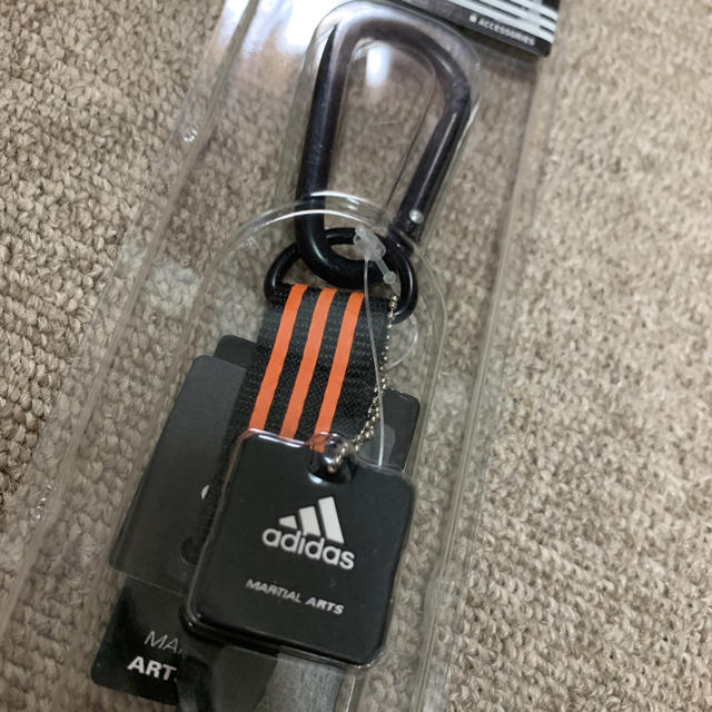 adidas(アディダス)のadidas キーチェーン メンズのファッション小物(キーホルダー)の商品写真