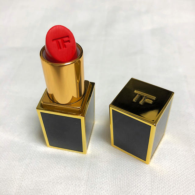 TOM FORD(トムフォード)の新品に近い✨トムフォード　リップカラー　マット　06B クリスチアーノ　朱赤 コスメ/美容のベースメイク/化粧品(口紅)の商品写真