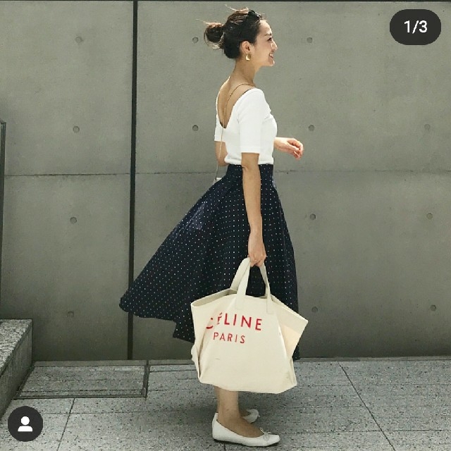 UNIQLO(ユニクロ)のユニクロ サーキュラースカート ドット レディースのスカート(ひざ丈スカート)の商品写真