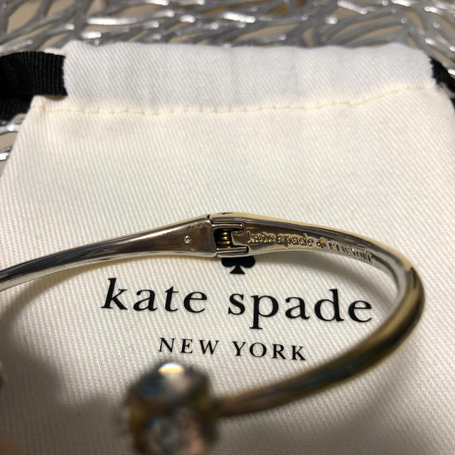 kate spade new york(ケイトスペードニューヨーク)のケイトスペードニューヨーク♡バングル レディースのアクセサリー(ブレスレット/バングル)の商品写真