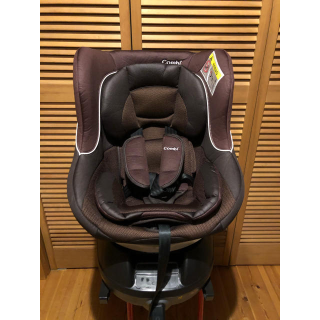 美品❗️ コンビ　ネルーム lite ISOFIX EF チャイルドシート キッズ/ベビー/マタニティの外出/移動用品(自動車用チャイルドシート本体)の商品写真