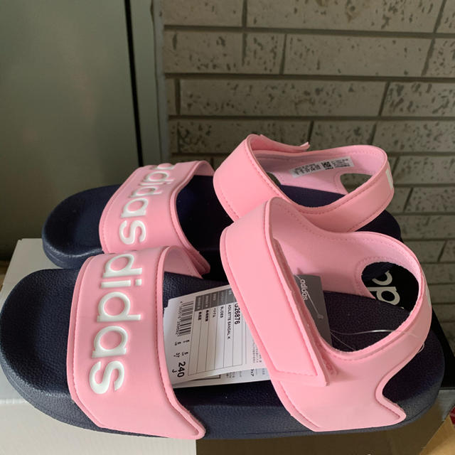 adidas(アディダス)のアディダス　アディレッタ　レディース　サンダル レディースの靴/シューズ(サンダル)の商品写真