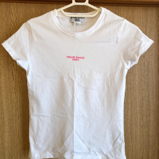 NATURAL BEAUTY BASIC(ナチュラルビューティーベーシック)のレディースTシャツ レディースのトップス(Tシャツ(半袖/袖なし))の商品写真