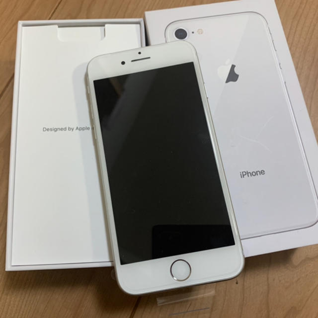 早い者勝ちiPhone8 64GB SIMフリー