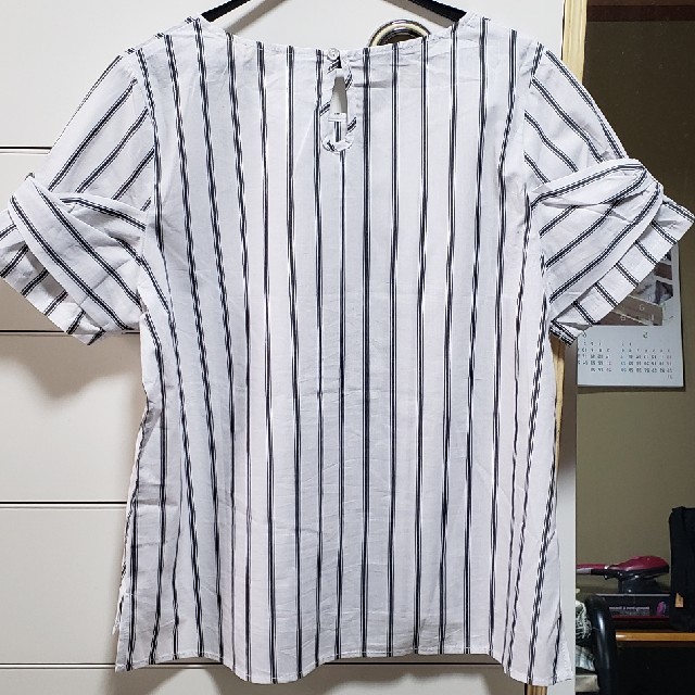 ボーダーリボン袖ブラウス レディースのトップス(シャツ/ブラウス(半袖/袖なし))の商品写真