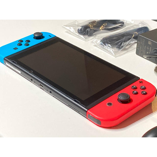 Nintendo Switch(ニンテンドースイッチ)のNintendo Switch ニンテンドー スイッチ 旧型 カラー 本体 エンタメ/ホビーのゲームソフト/ゲーム機本体(家庭用ゲーム機本体)の商品写真