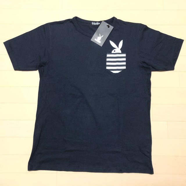 PLAYBOY(プレイボーイ)の新品　紺　ＸＬ　PLAYBOY プレイボーイ　ボーダーポケット付き　Ｔシャツ メンズのトップス(Tシャツ/カットソー(半袖/袖なし))の商品写真