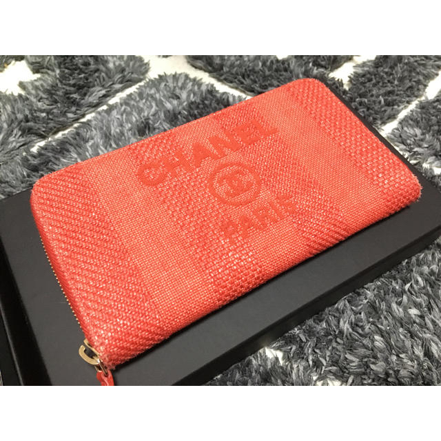 CHANEL(シャネル)のCHANEL シャネル　ドーヴィルジップ長財布　赤色 メンズのファッション小物(長財布)の商品写真