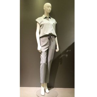 セオリーリュクス(Theory luxe)の美品　2018AW セオリーリュクス　クロップド美形パンツ　36(クロップドパンツ)