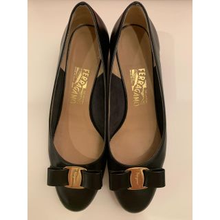 サルヴァトーレフェラガモ(Salvatore Ferragamo)のフェラガモ　Vara 9C(ハイヒール/パンプス)