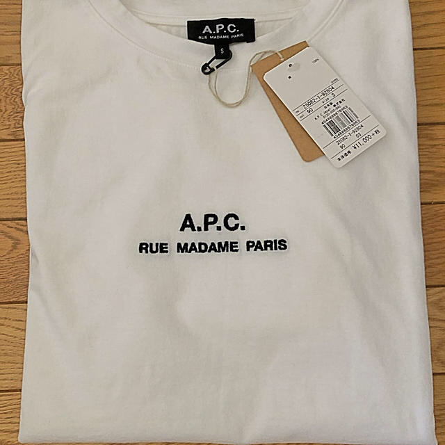 A.P.C(アーペーセー)のこころ様　専用です。A.P.C. ロゴ刺繍Tシャツ レディースのトップス(Tシャツ(半袖/袖なし))の商品写真