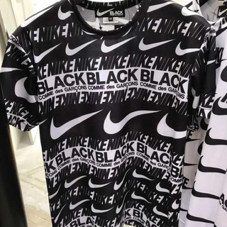 ブラックコムデギャルソン(BLACK COMME des GARCONS)のBLACK COMME des GARCONS NIKE 総柄 Tシャツ 黒 L(Tシャツ/カットソー(半袖/袖なし))