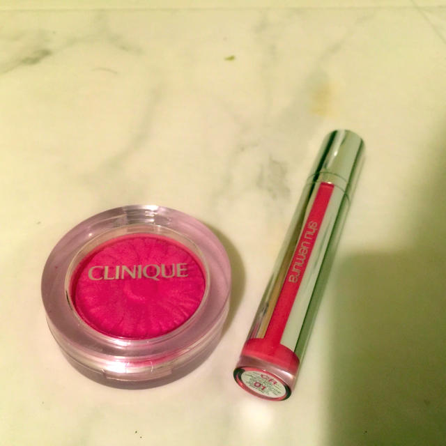 CLINIQUE(クリニーク)のチーク♡クリニーク/shuuemura コスメ/美容のベースメイク/化粧品(チーク)の商品写真