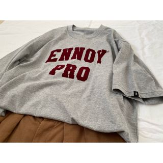 ワンエルディーケーセレクト(1LDK SELECT)のENNOY ／ エンノイ  ■  フロッキープリントT ステッカー付き(Tシャツ/カットソー(半袖/袖なし))