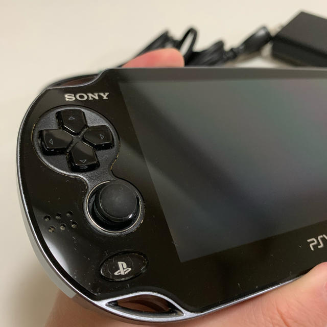 PS VITA本体　PCH-1100 ブラック 2