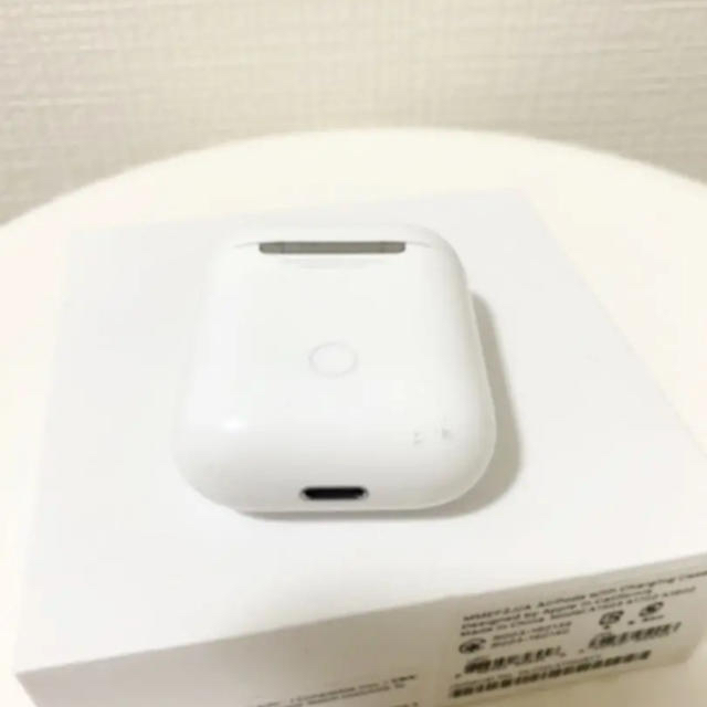 Apple 箱付き 充電ケース付きの通販 by おぬ's shop｜アップルならラクマ - AirPods イヤホン 通販大人気