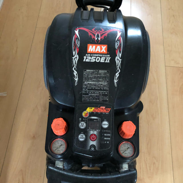 Makita - MAXエアーコンプレッサー　AK-HH1250E2 中古