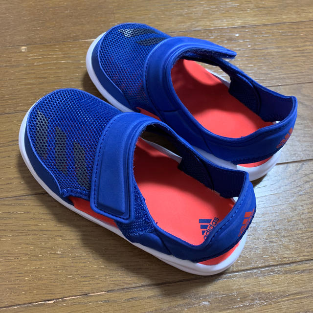 adidas(アディダス)のアディダス　子供用サンダル　16cm キッズ/ベビー/マタニティのキッズ靴/シューズ(15cm~)(サンダル)の商品写真