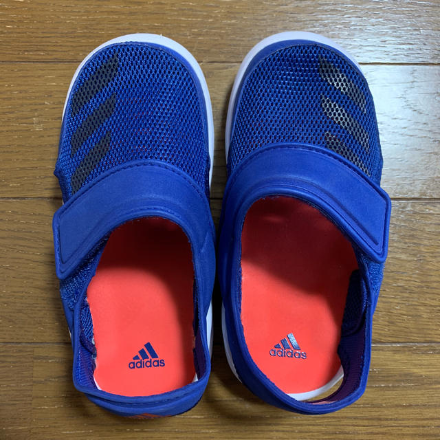 adidas(アディダス)のアディダス　子供用サンダル　16cm キッズ/ベビー/マタニティのキッズ靴/シューズ(15cm~)(サンダル)の商品写真