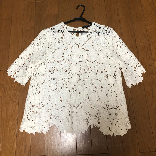 ZARA(ザラ)のZARA 未使用 レースカットソー レディースのトップス(カットソー(半袖/袖なし))の商品写真