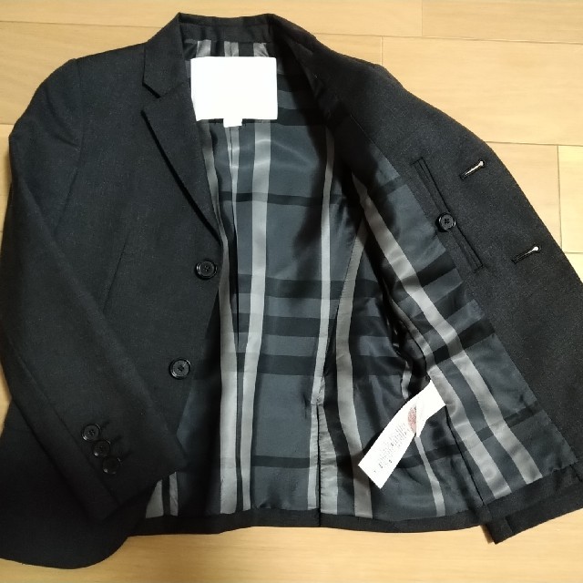 BURBERRY(バーバリー)の男児スーツ キッズ/ベビー/マタニティのキッズ服男の子用(90cm~)(ドレス/フォーマル)の商品写真