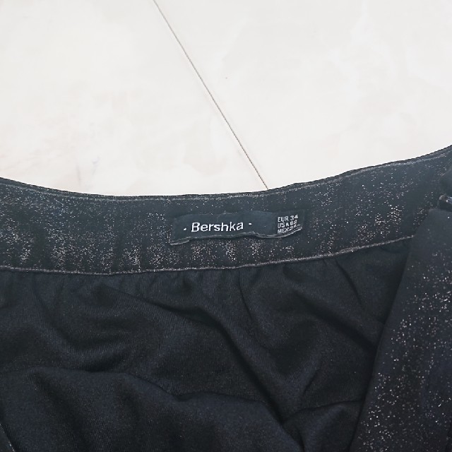 Bershka(ベルシュカ)のMary様専用 34 グレー ブラック シャイニー レディースのスカート(ロングスカート)の商品写真