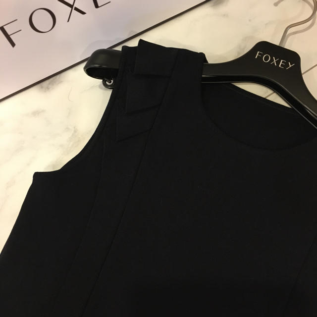 FOXEY(フォクシー)の美品　フォクシー  タンクトップ　40 レディースのトップス(タンクトップ)の商品写真