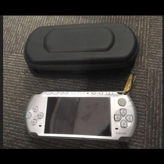【ワケあり価格】PSP 3000 本体×2台+ソフト4本【メーカー生産終了】 1