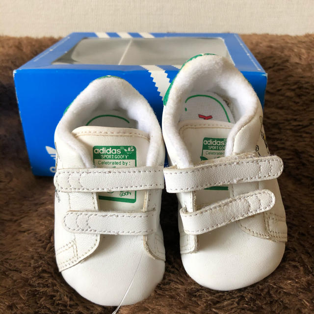 adidas(アディダス)のadidas スタンスミス　Disneyコラボ キッズ/ベビー/マタニティのキッズ靴/シューズ(15cm~)(スニーカー)の商品写真