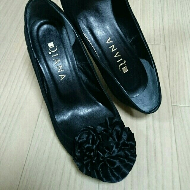 DIANA(ダイアナ)のダイアナ黒スエードパンプス レディースの靴/シューズ(ハイヒール/パンプス)の商品写真