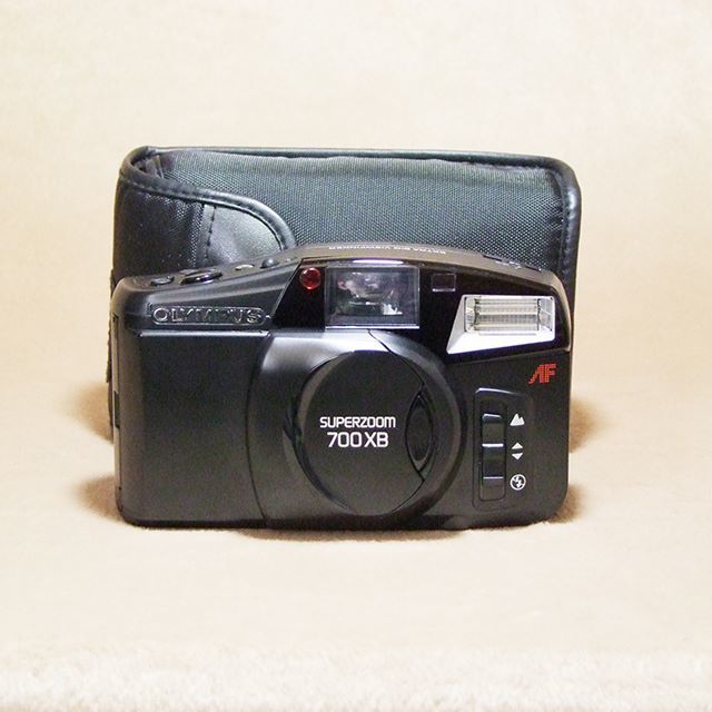 ☆OLYMPUS SUPERZOOM 700XBフィルムカメラ単3型アルカリ乾電池2個